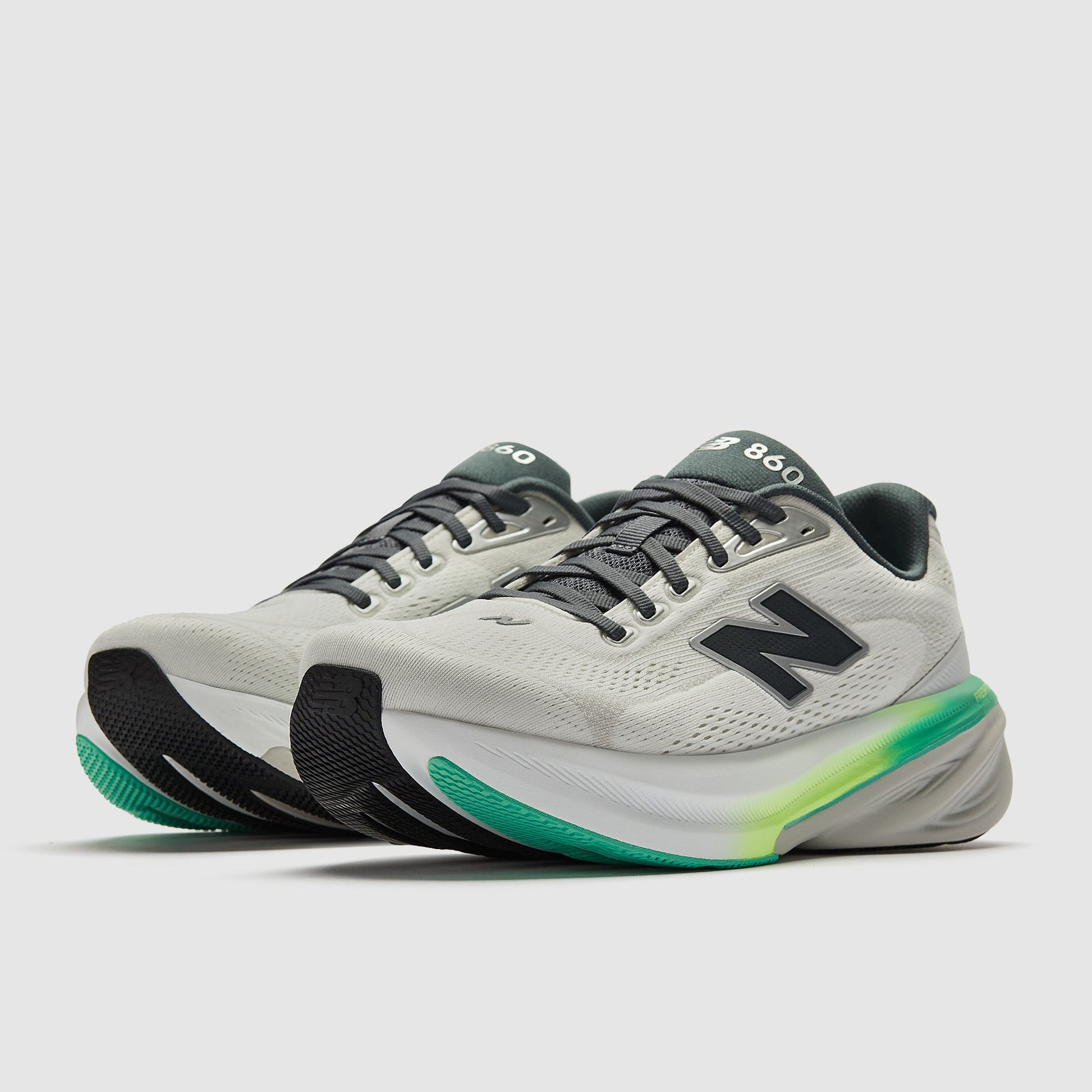 New Balance 860 v15