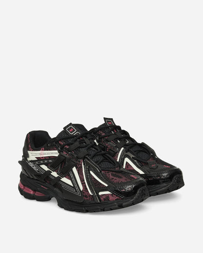 1906A Sneakers Black / Dragon Berry / White
